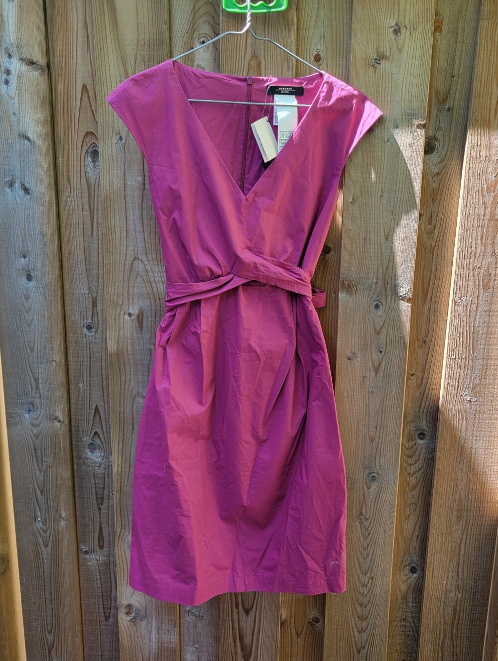 Weekend Max Mara Coral Sleeveless V-Neck Midi Dress with Tie Waist